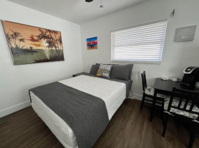 Cozy private studio w/own yard - 3mi from Beach